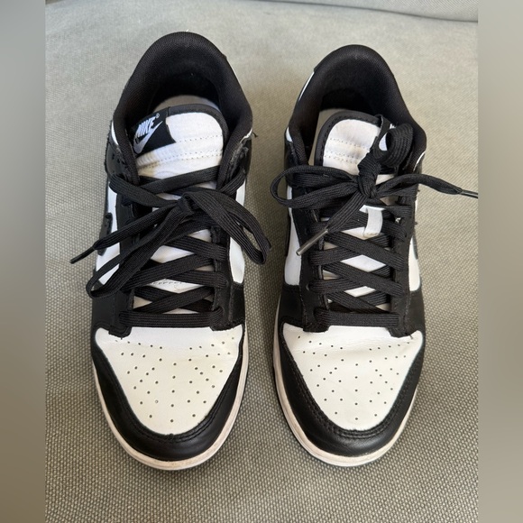 Nike Panda Low Dunk - Picture 2 of 7